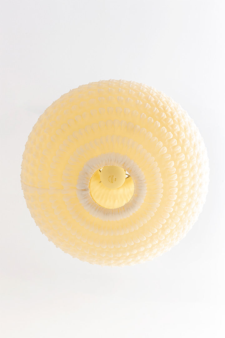 Vintage hanglamp kunststof bol bekleed met gaas en teakhouten details