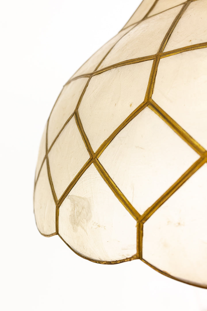Vintage hanglamp messing en parelmoer in Tiffany’s stijl