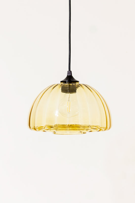 Vintage hanglamp met kap van geel getint glas Frankrijk