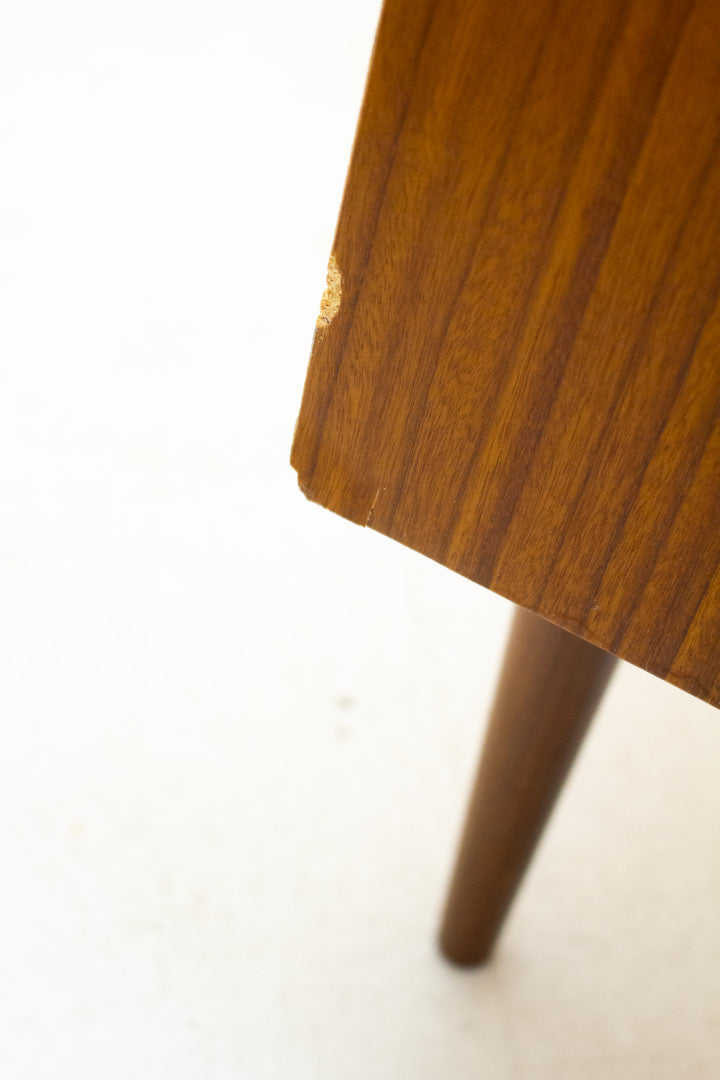 Vintage highboard kast met glazen schuifdeurtjes