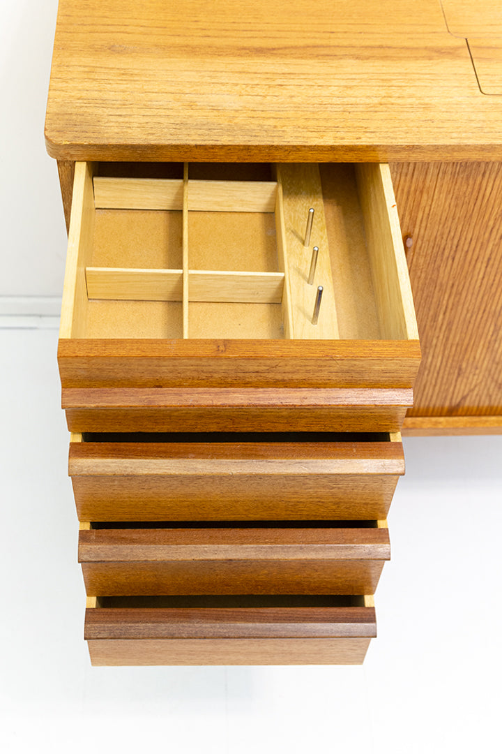 intage houten kast of bureau met lamellen schuifdeur jaren 60