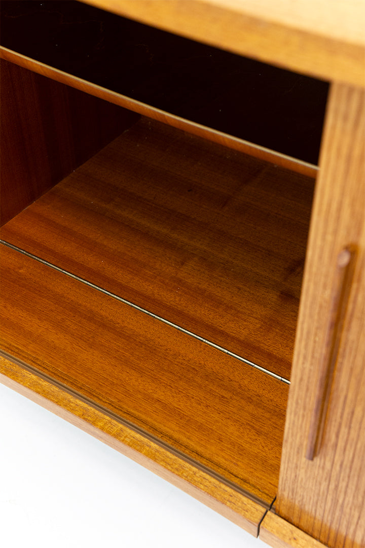 intage houten kast of bureau met lamellen schuifdeur jaren 60