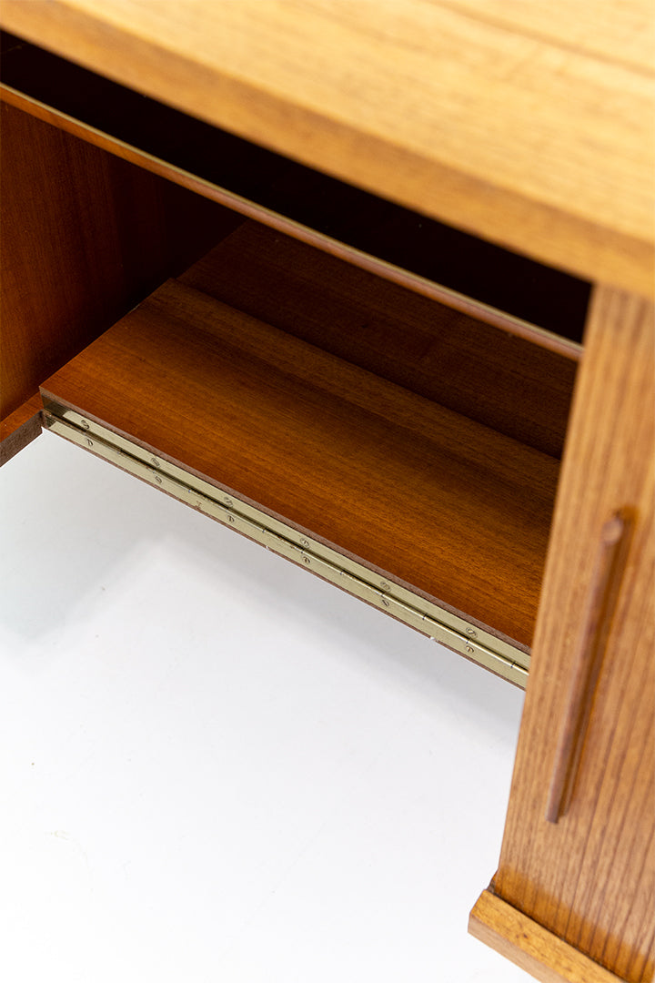 intage houten kast of bureau met lamellen schuifdeur jaren 60