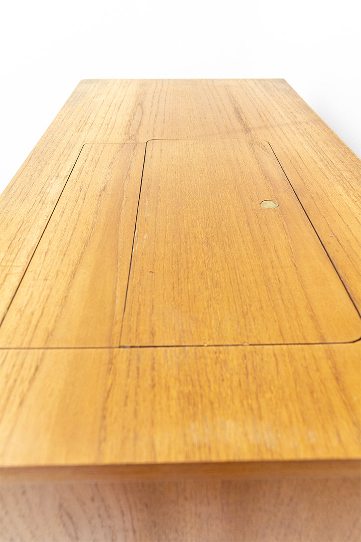 intage houten kast of bureau met lamellen schuifdeur jaren 60