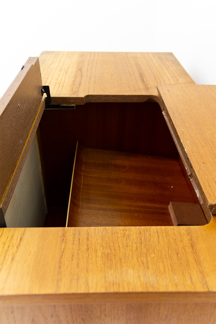 intage houten kast of bureau met lamellen schuifdeur jaren 60