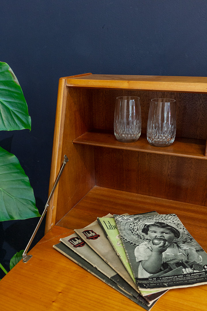 Vintage houten secretaire jaren 60 met slot en sleutel