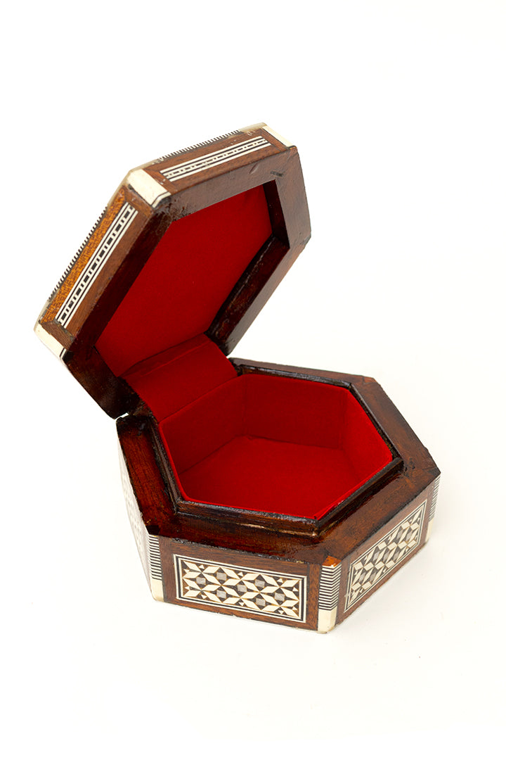 Vintage houten sieradendoosje ingelegd met parelmoer
