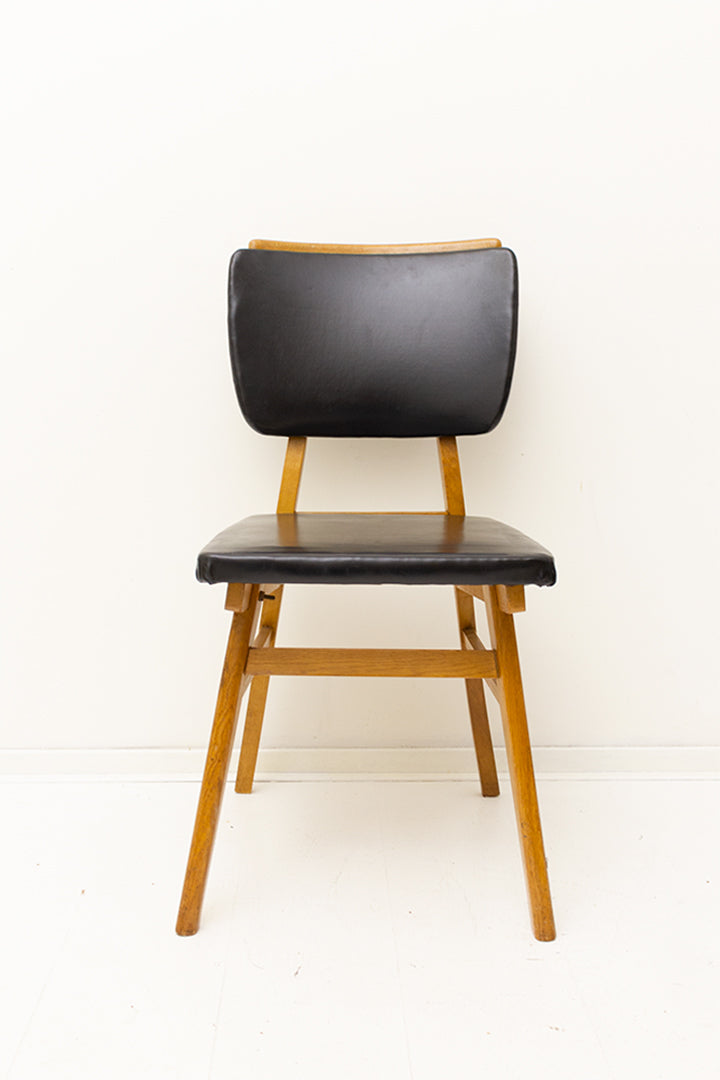 Vintage houten stoelen met zwarte skai-leer bekleding - set van 4