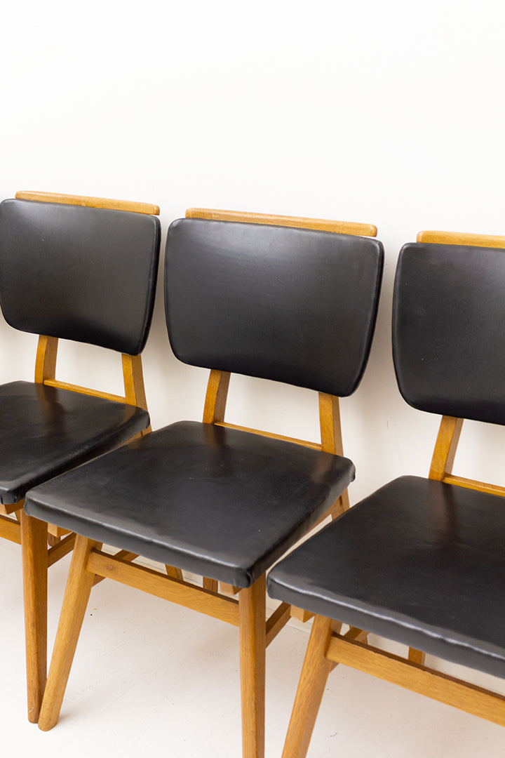 Vintage houten stoelen met zwarte skai-leer bekleding - set van 4
