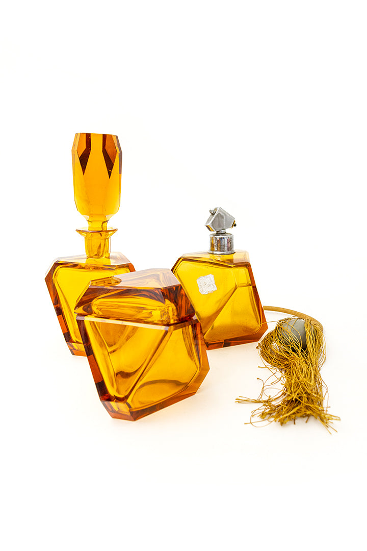Vintage kaptafel set voor parfum - jaren 70 geometrisch gevormd glas