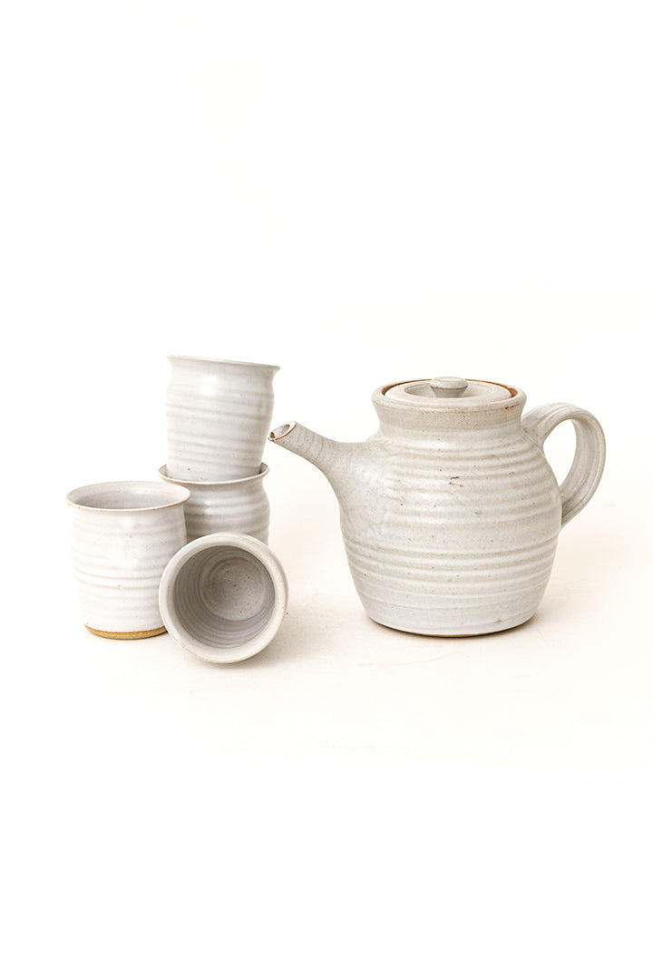 Vintage keramieken koffie/thee servies met kopjes en karaf