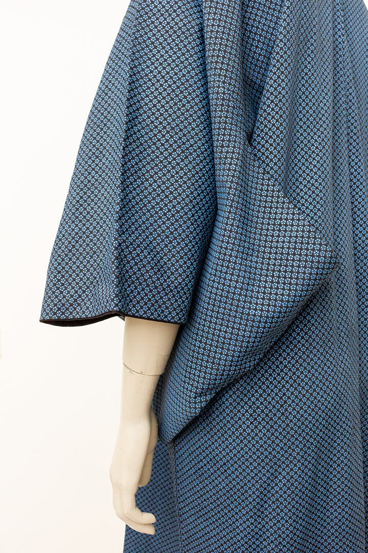 Vintage kimono met zwart/blauw gebloemd patroon