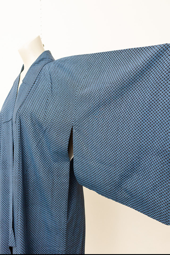 Vintage kimono met zwart/blauw gebloemd patroon