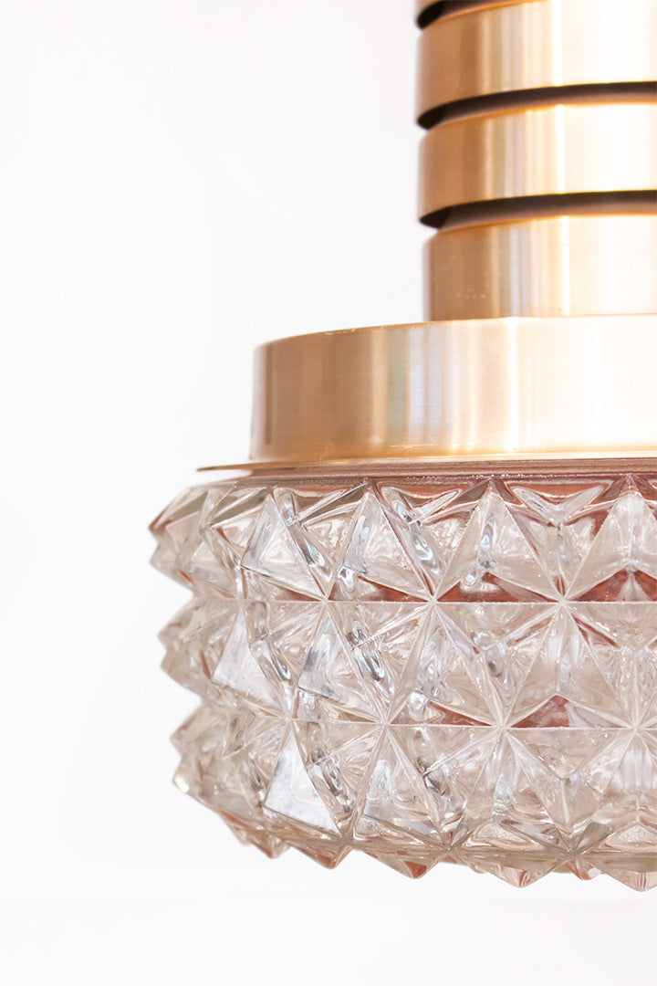 Vintage koperkleurige plafondlamp met bol van figuurglas