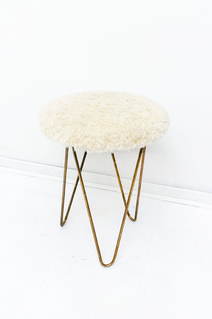 Vintage kruk met hairpin poten en vachtje