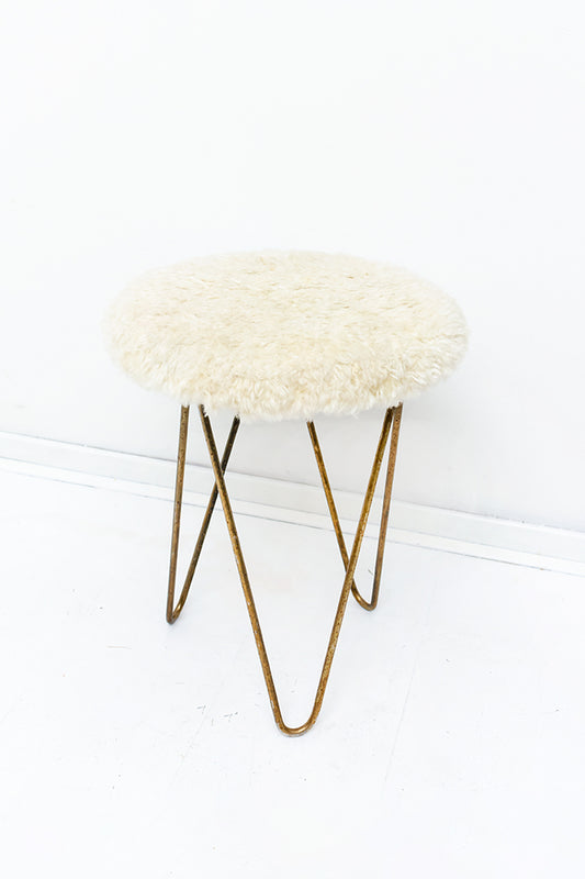 Vintage kruk met hairpin poten en vachtje