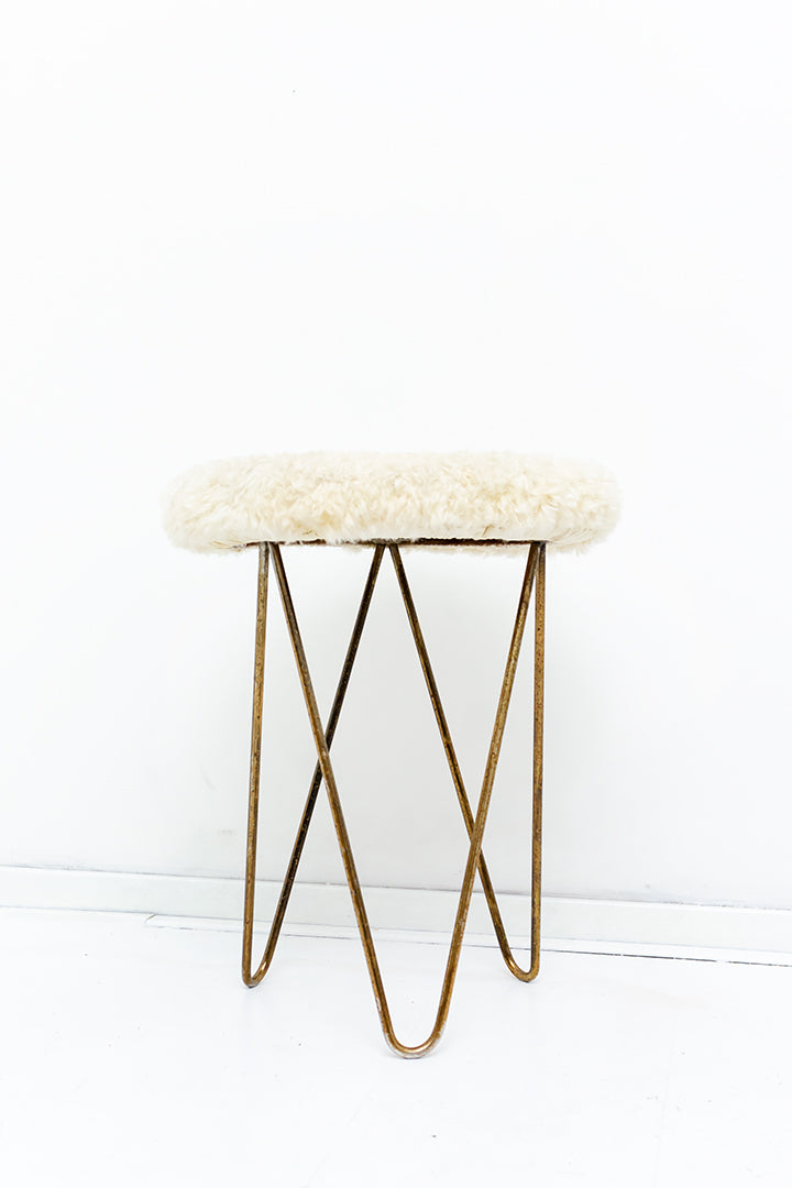 Vintage kruk met hairpin poten en vachtje