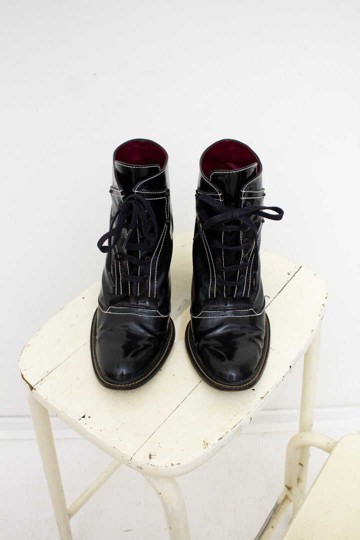 Vintage lakleren Charles Jourdan veterlaarzen
