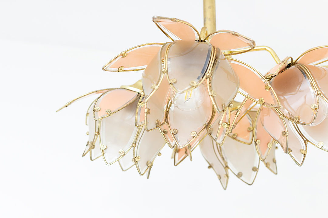 Vintage lotus lamp voor plafond met messing frame en roze glas