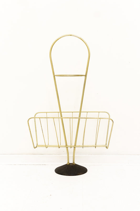 Vintage-messing-krantenbak-met-gietijzeren-voet-en-plek-voor-plantje-1