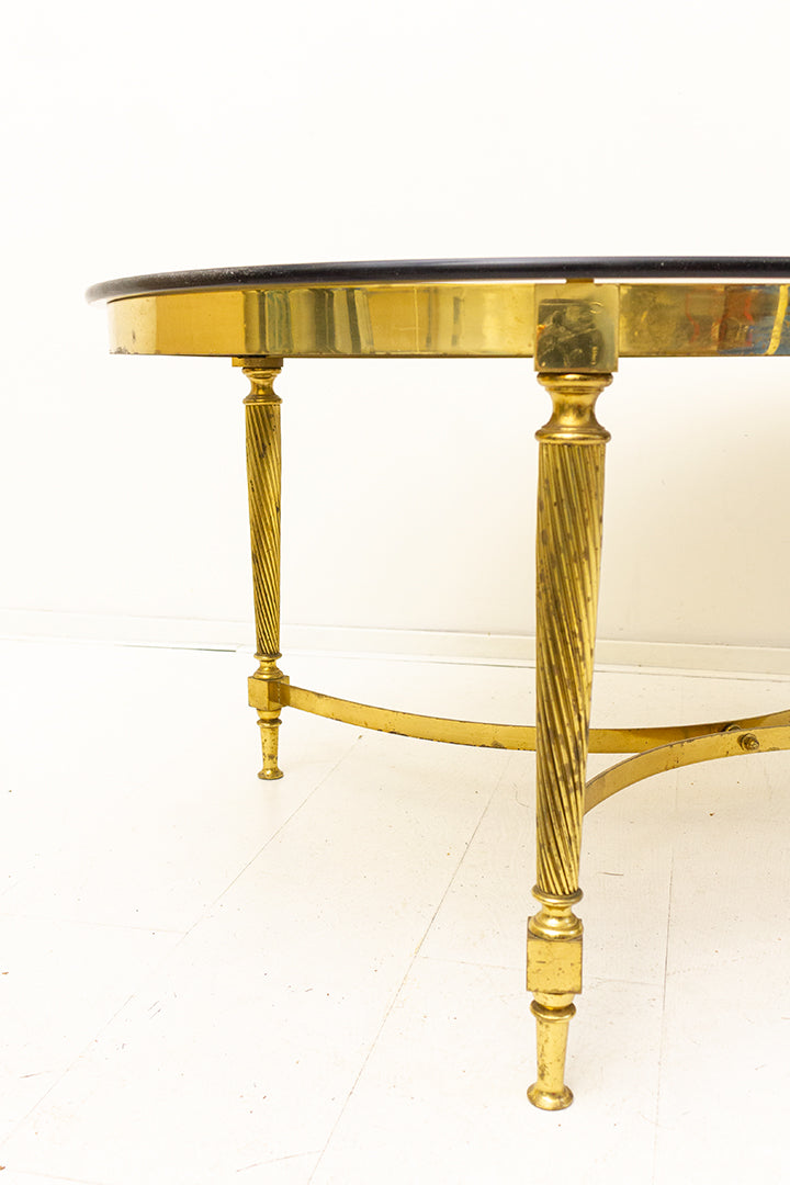 Vintage messing salontafel ovaal met blad van rookglas