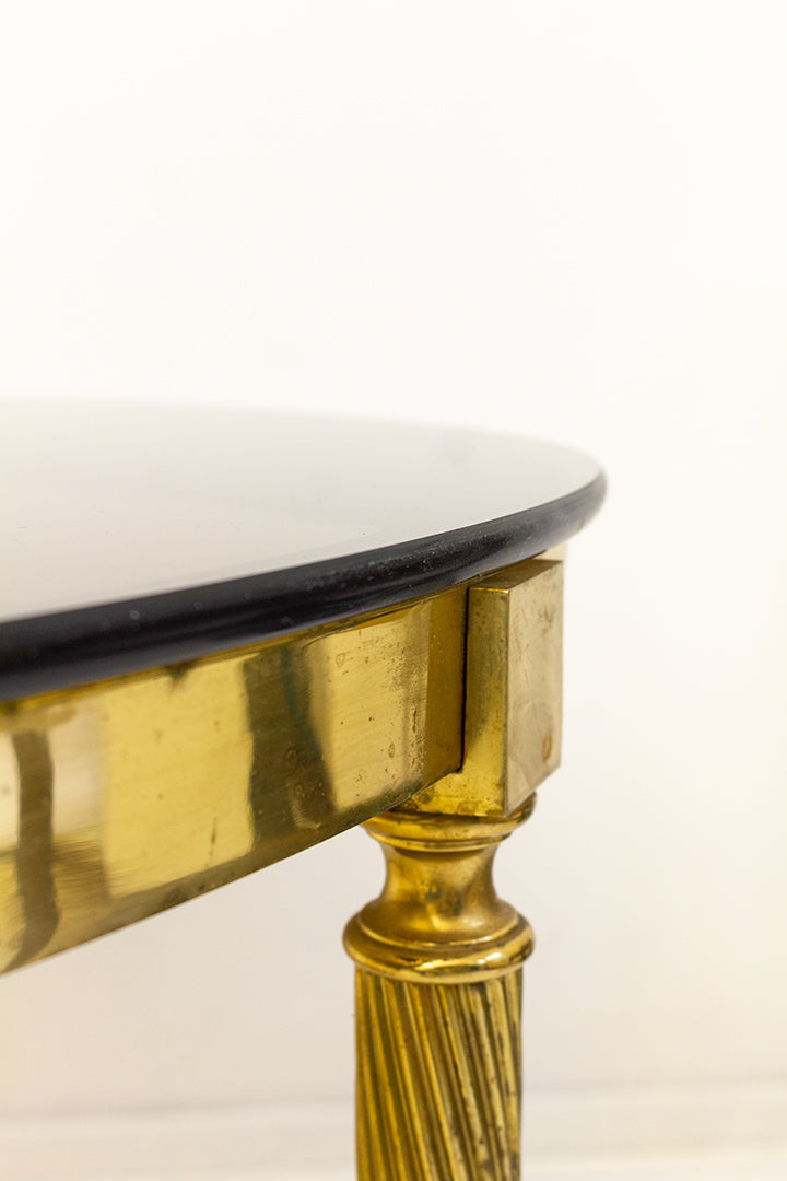 Vintage messing salontafel ovaal met blad van rookglas