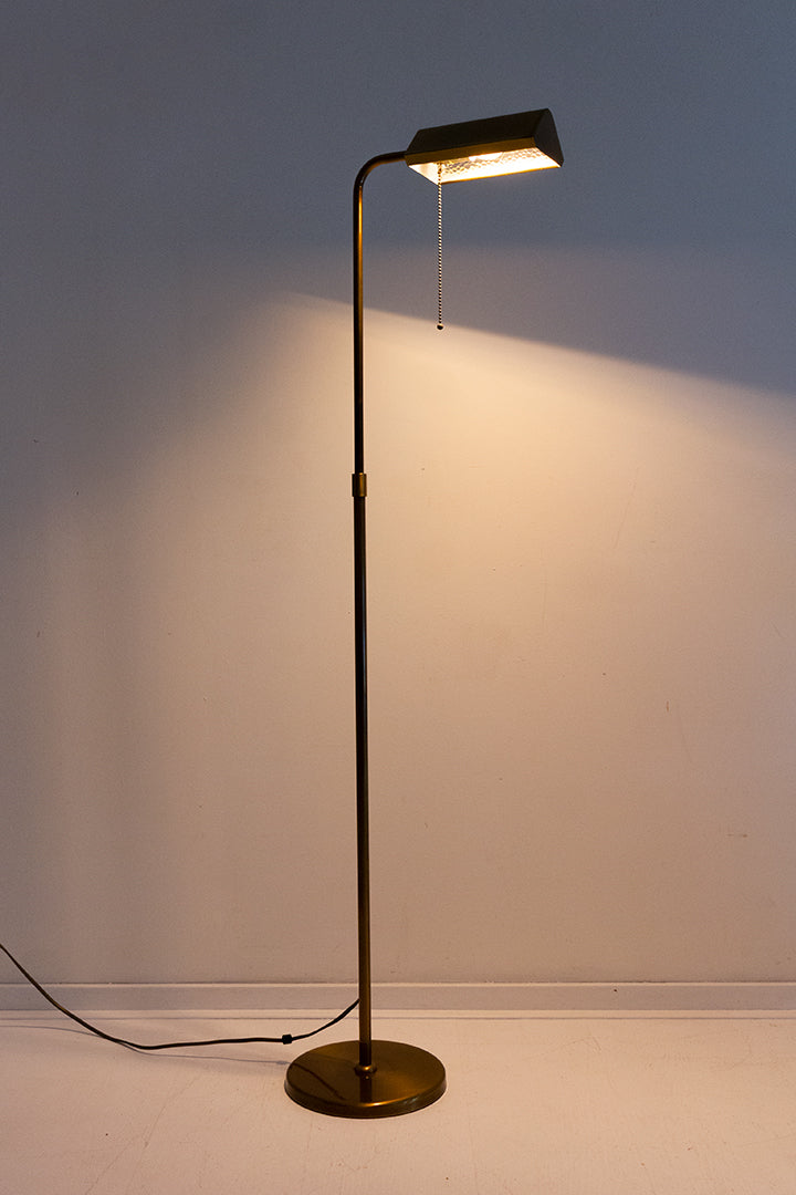 Vintage messing vloerlamp met verstelbare kap Deknudt jaren 90