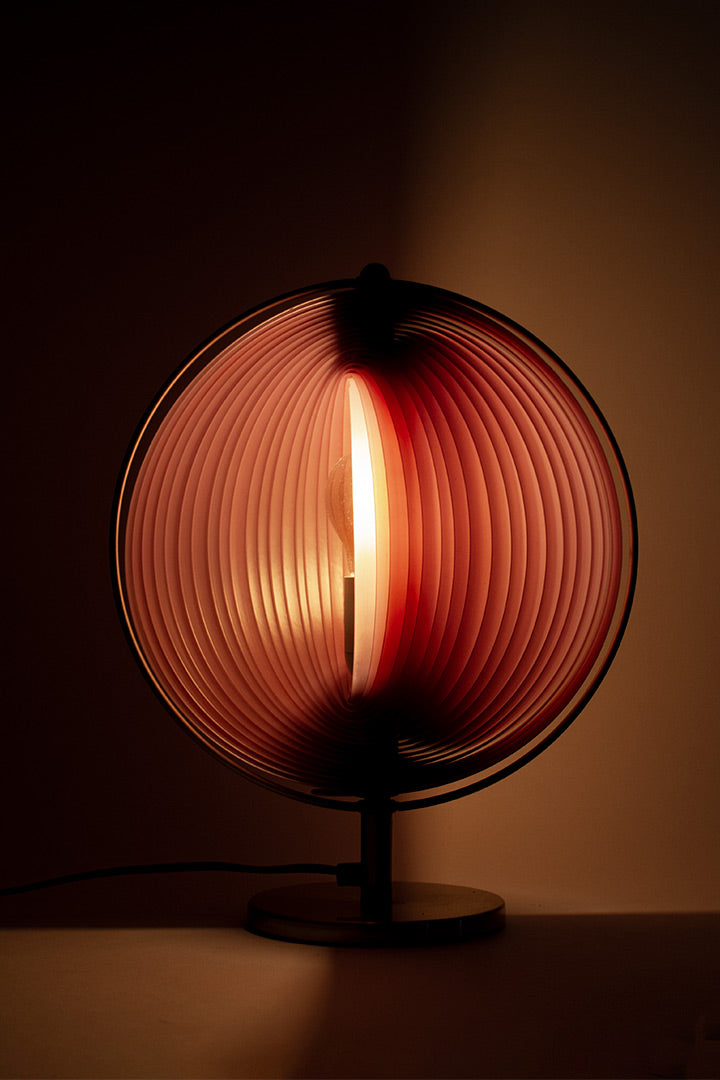 Vintage moon tafellamp met roze lamellen Kare Design