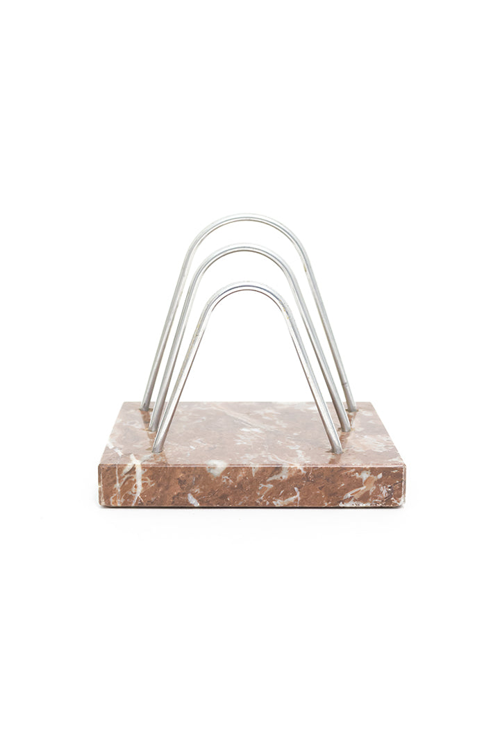 Vintage natuurstenen brievenhouder met zilverkleurige metalen houders