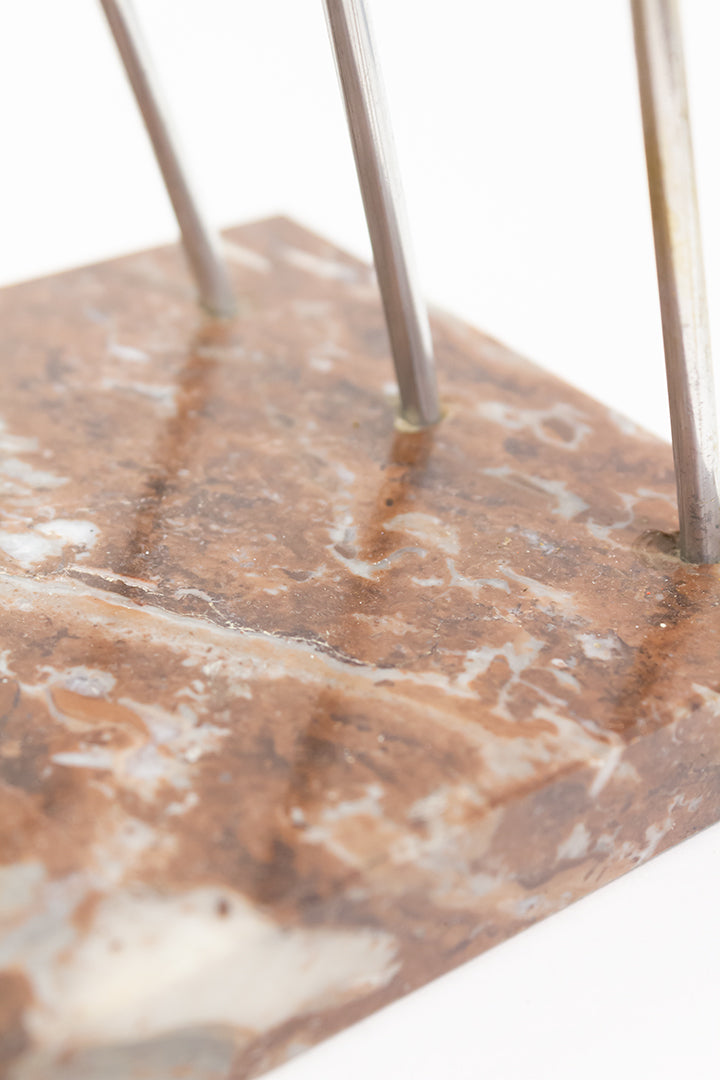Vintage natuurstenen brievenhouder met zilverkleurige metalen houders