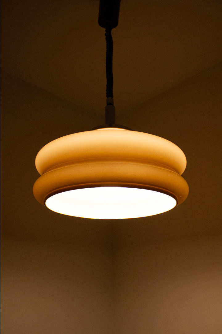Vintage kunststoffen Dijkstra hanglamp met trekpendel