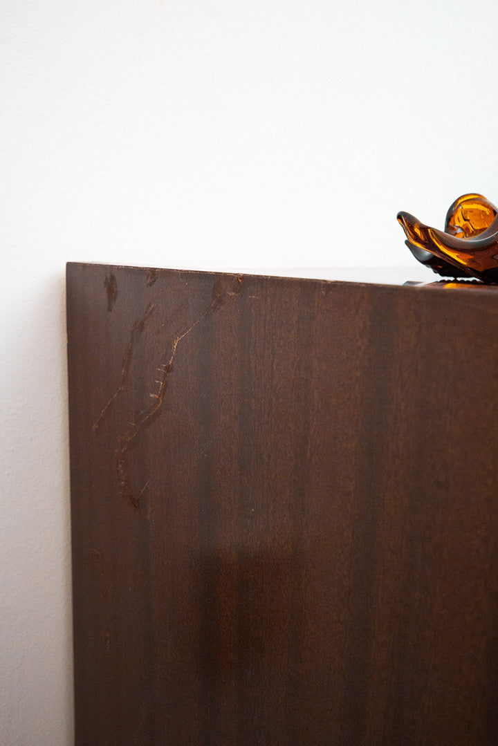 Vintage gelakt palissander highboard met messing biezen