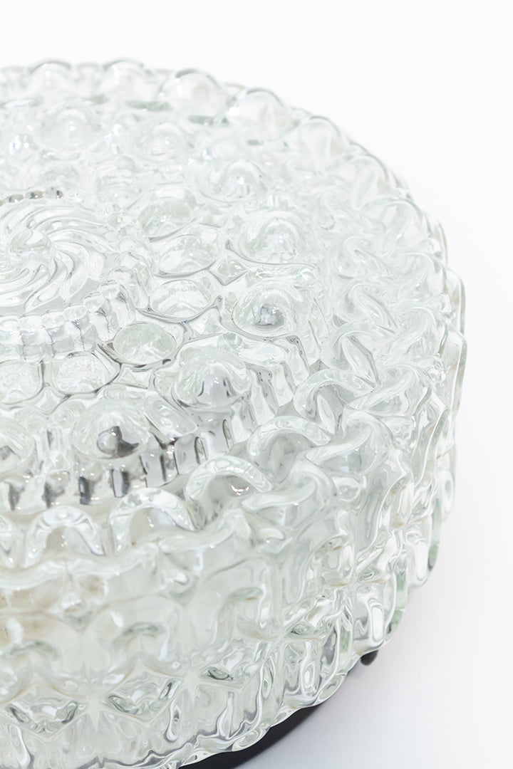 Vintage plafonnière met glazen kap en zwarte metalen voet