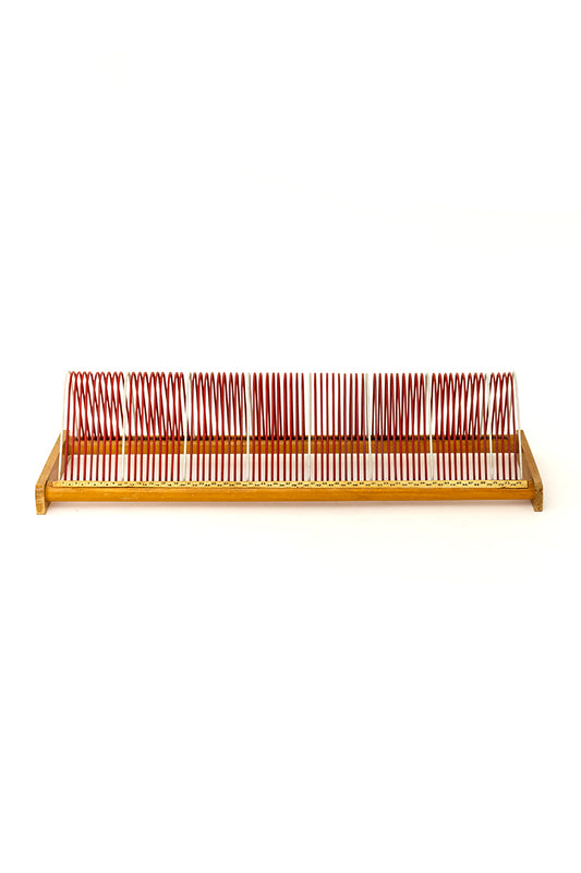 Vintage platenrek rood van hout en metaal