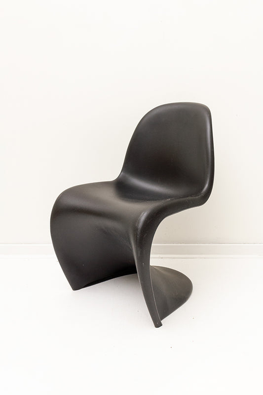 Vintage replica S Chair Verner Panton zwarte kunststof kinderstoel