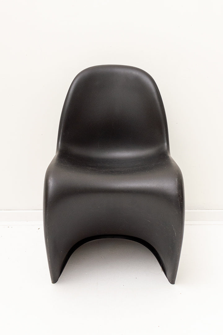 Vintage replica S Chair Verner Panton zwarte kunststof kinderstoel