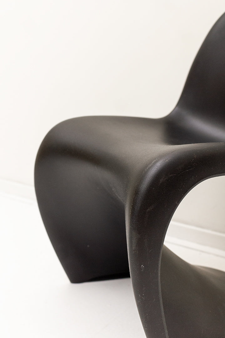 Vintage replica S Chair Verner Panton zwarte kunststof kinderstoel