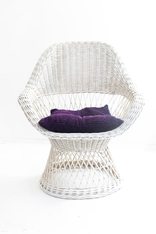 Vintage rotan stoel wit met corduroy kussen jaren 80