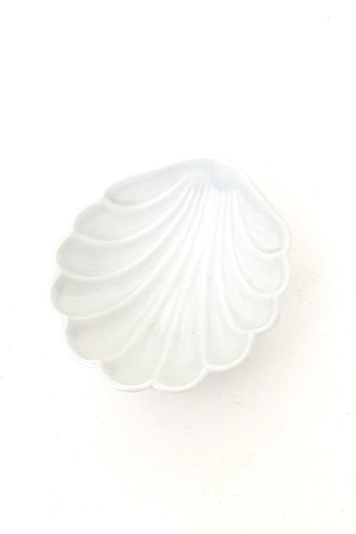 Vintage schelp schaaltje van wit keramiek Chodziez Polen