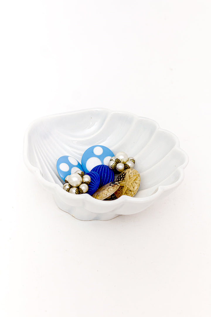 Vintage schelp schaaltje van wit keramiek Chodziez Polen