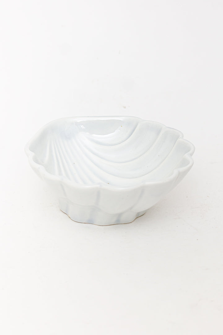 Vintage schelp schaaltje van wit keramiek Chodziez Polen
