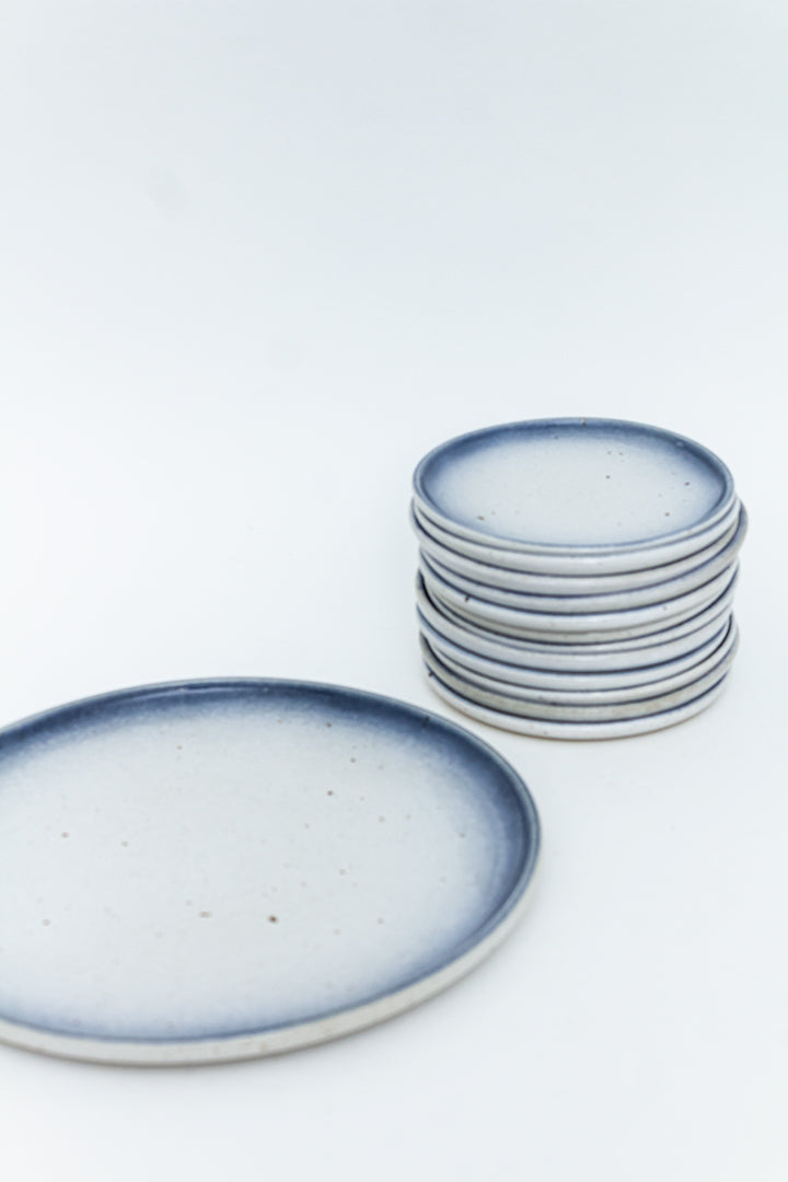 Vintage servies blauw/wit gemêleerd 33-delig