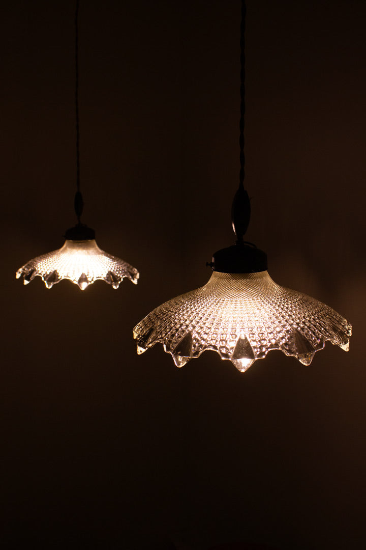 Vintage set van 2 Holophane hanglampen
