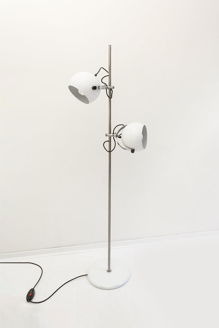 Vintage staande bollenlamp met twee witte bollen
