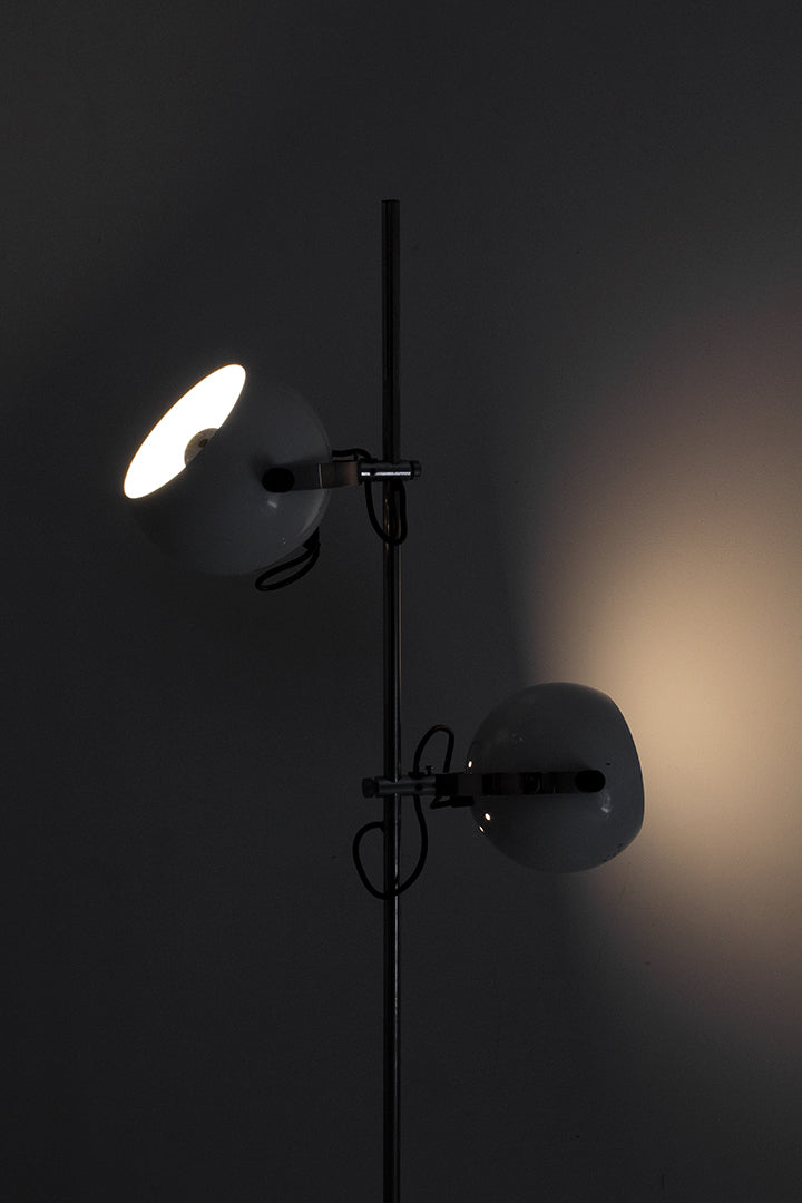 Vintage staande bollenlamp met twee witte bollen