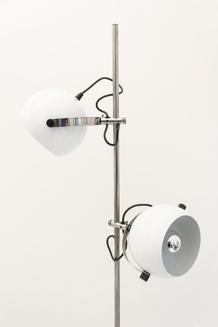 Vintage staande bollenlamp met twee witte bollen