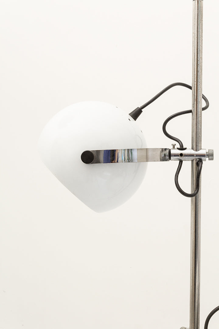 Vintage staande bollenlamp met twee witte bollen