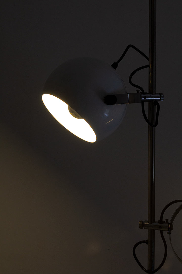 Vintage staande bollenlamp met twee witte bollen