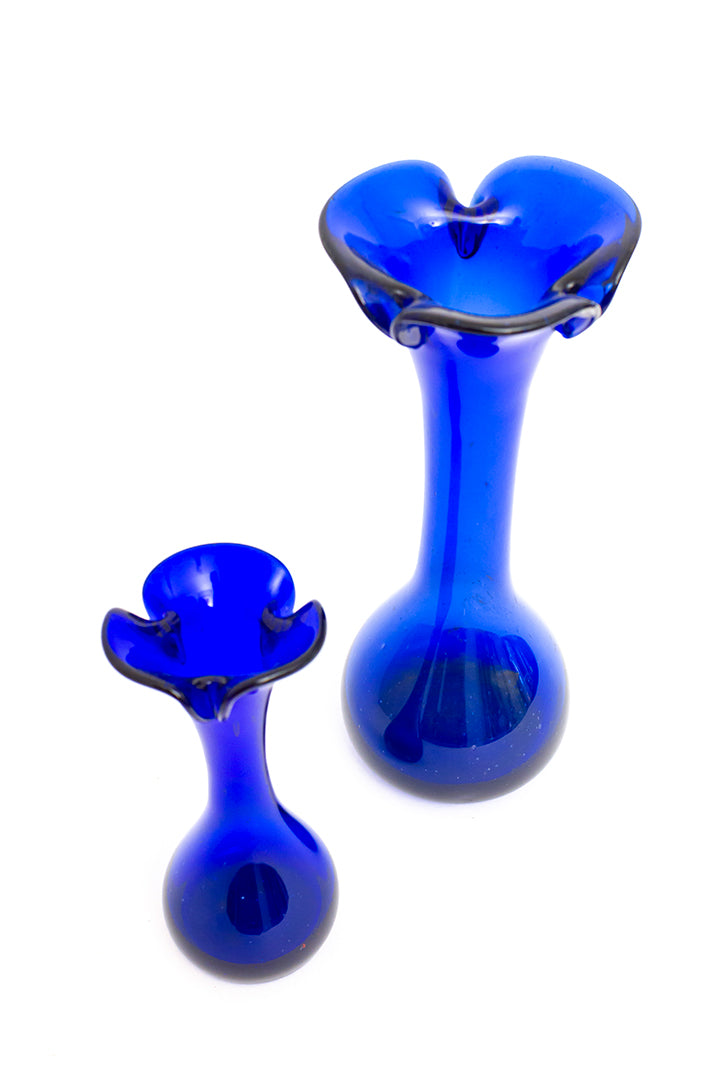 Vintage swung vaas van blauw glas