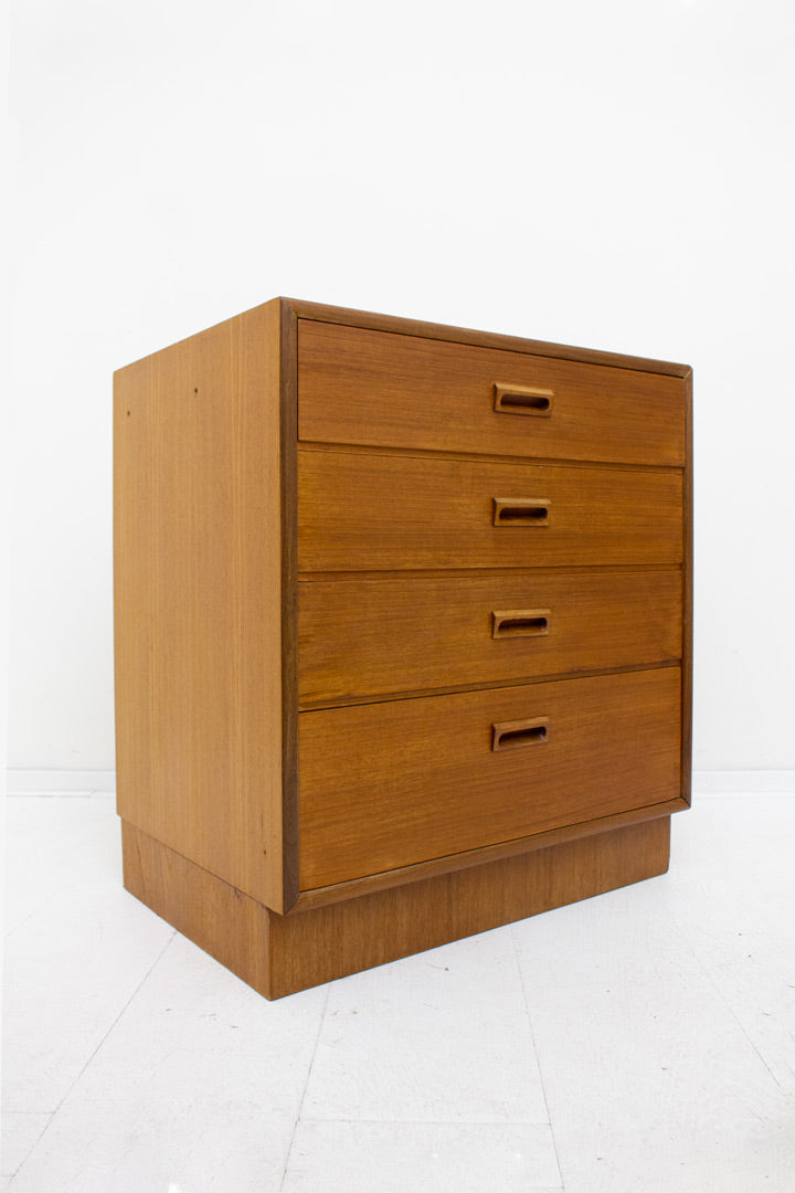 Vintage ladekastje van teak-fineer met elegante handgreepjes